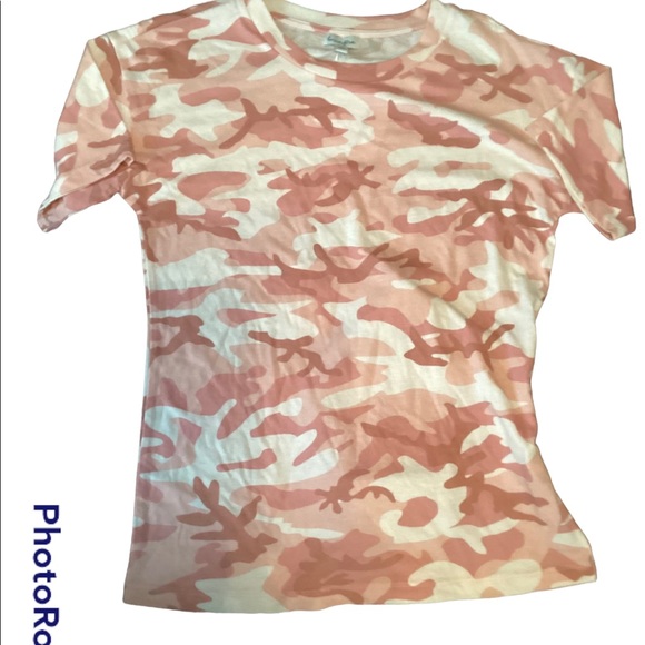 Love.Fire  2 piece pink camo/olive green tee and biker shorts. Size Large NWT - Picture 3 of 3